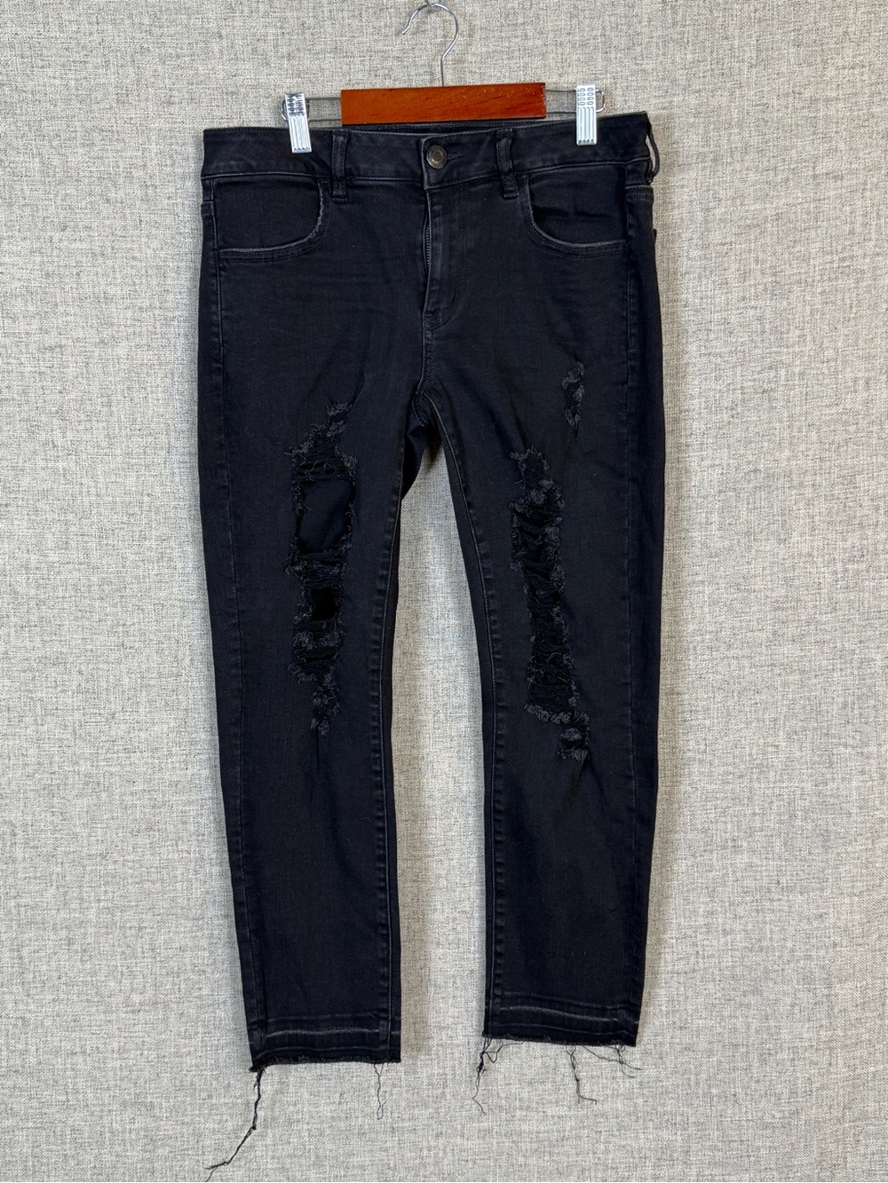 American Eagle Outfitters AEO DENIM Black Distressed Jegging Crop Skinny Jeans